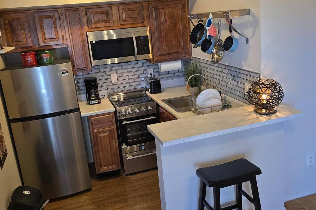 Cozy Updated Cove Of Heaven, 5Mins To Lake Hefner! Оклахома-Сити Экстерьер фото