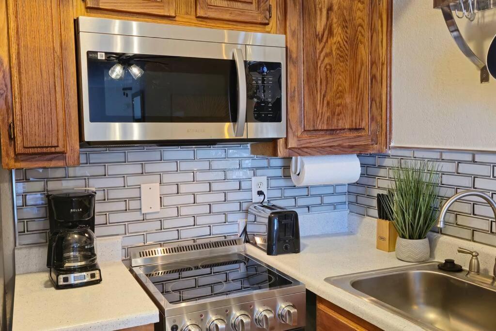Cozy Updated Cove Of Heaven, 5Mins To Lake Hefner! Оклахома-Сити Экстерьер фото