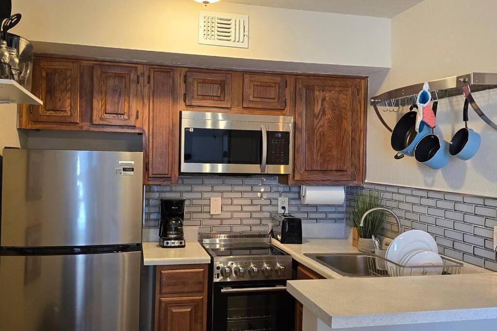 Cozy Updated Cove Of Heaven, 5Mins To Lake Hefner! Оклахома-Сити Экстерьер фото