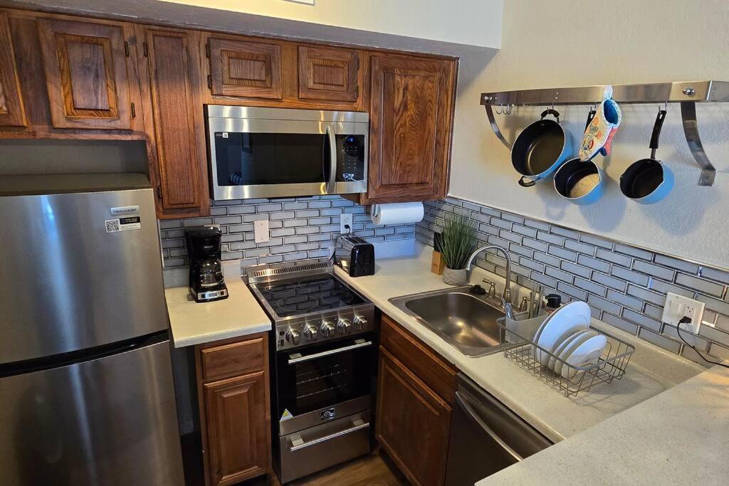 Cozy Updated Cove Of Heaven, 5Mins To Lake Hefner! Оклахома-Сити Экстерьер фото